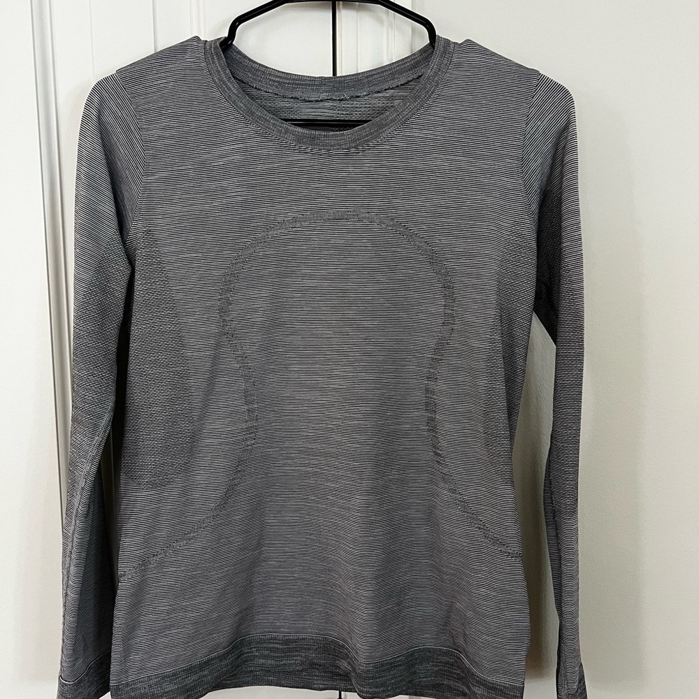 lululemon athletica Charcoal Long Sleeve Tee